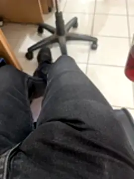 Snapshot of MAHKE12 chatting on October 2025 09:30:02 AM MAHKE12 online show from October 2025 09:30:02 AM