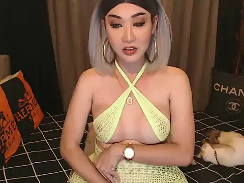 Snapshot of JustForCassie chatting on November 2025 06:03:02 AM JustForCassie online show from November 2025 06:03:02 AM