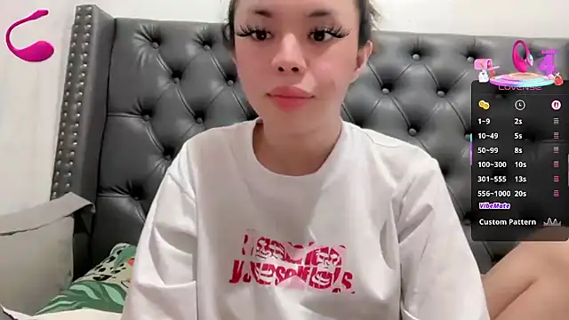 Snapshot of SweetCheska19 chatting on September 2025 09:33:02 AM SweetCheska19 online show from September 2025 09:33:02 AM