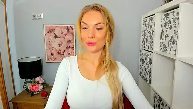 AulloraHoney online show from December 2024 09:22:01 AM