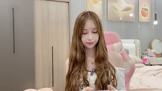 Snapshot of ANNA102 chatting on February 2025 03:27:01 PM ANNA102 online show from February 2025 03:27:01 PM