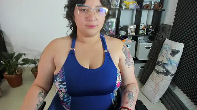 aika-dreams online show from March 2025 12:33:02 PM