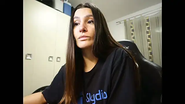 Snapshot of GodlyTheia chatting on December 2024 05:00:01 PM GodlyTheia online show from December 2024 05:00:01 PM