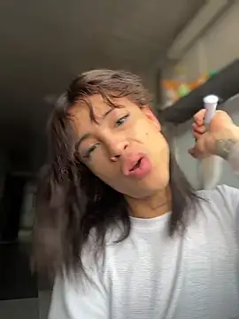 Snapshot of stormytt_ chatting on November 2025 06:18:02 PM stormytt online show from November 2025 06:18:02 PM