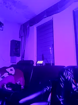 Snapshot of Crystalbitchx chatting on December 2024 11:56:02 PM Crystalbitchx online show from December 2024 11:56:02 PM