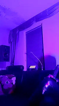 Snapshot of Crystalbitchx chatting on March 2025 11:38:02 PM Crystalbitchx online show from March 2025 11:38:02 PM