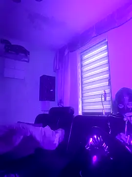 Snapshot of Crystalbitchx chatting on October 2025 06:58:02 AM Crystalbitchx online show from October 2025 06:58:02 AM