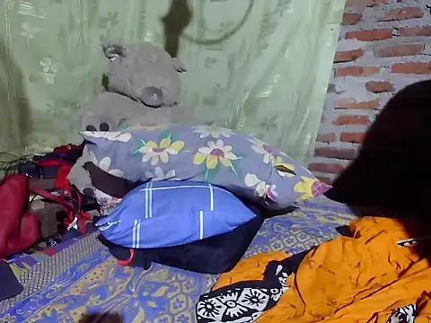 Alora-shine online show from April 2026 06:49:02 PM