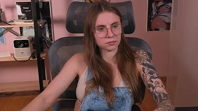  AnnaStark  online show from November 2025 08:30:02 PM