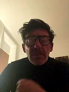 maxximere online show from January 2026 02:04:01 AM