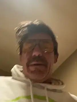 maxximere online show from February 2026 07:20:01 PM