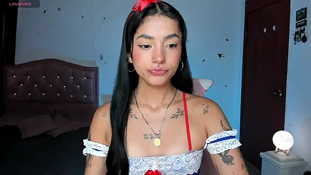 Lizzie corner v online show from December 2024 02:31:02 PM