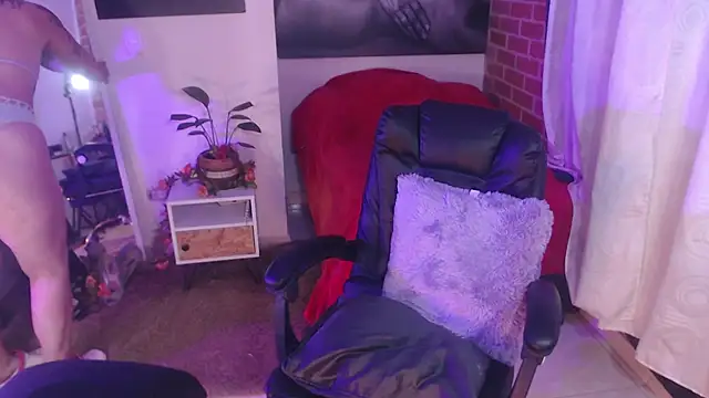 agnes blackmoree online show from April 2026 02:56:01 AM