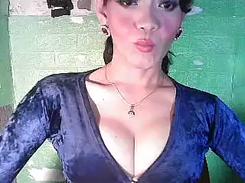 Rosebaumgardner1234 online show from February 2025 02:04:01 PM