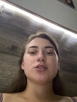 Natalia Daysie online show from May 2026 06:09:01 PM