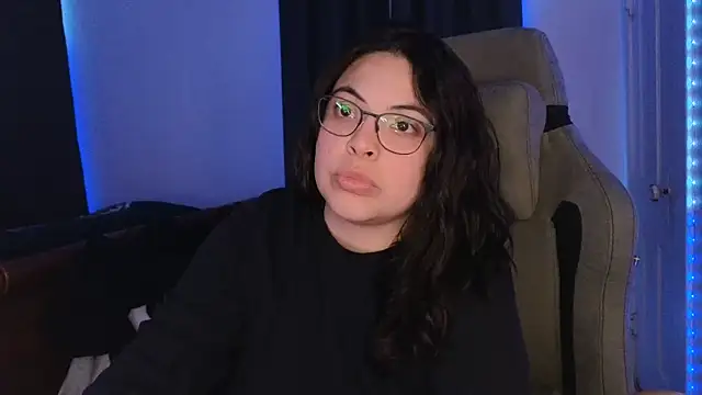 drizzypeach602 online show from December 2025 05:47:01 AM