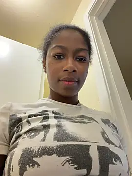 chinkyAfrodite online show from May 2026 10:28:01 PM