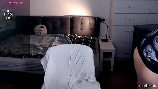 mothkink online show from November 2025 05:46:02 PM