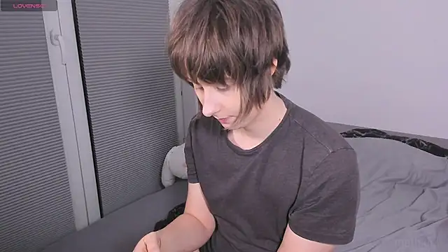 mothkink online show from July 2026 07:42:02 PM
