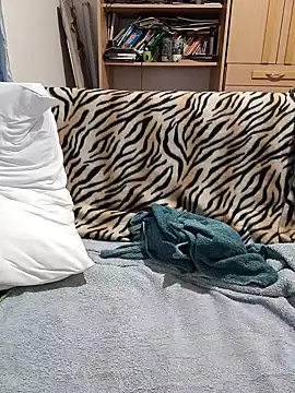 Snapshot of peti_19 chatting on January 2025 04:55:02 PM peti 19 online show from January 2025 04:55:02 PM