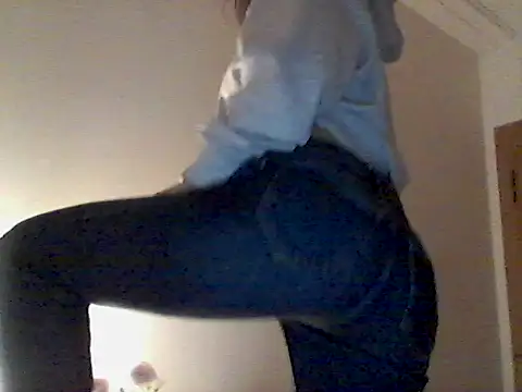 ocean eyess  online show from April 2026 07:29:02 PM