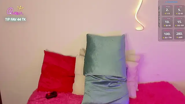 cloe 25 online show from February 2026 12:33:02 AM