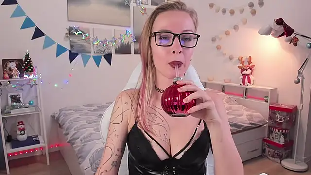 Snapshot of MissRightX chatting on December 2024 07:20:01 PM MissRightX online show from December 2024 07:20:01 PM