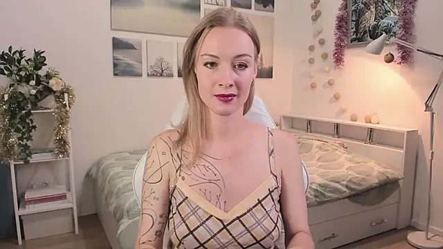 Snapshot of MissRightX chatting on November 2025 11:05:02 AM MissRightX online show from November 2025 11:05:02 AM