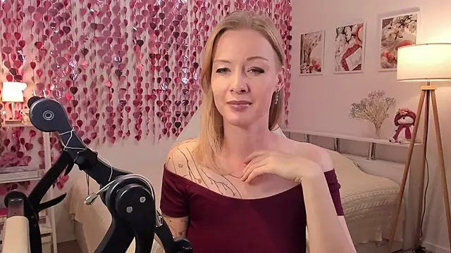 Snapshot of MissRightX chatting on July 2026 09:55:01 AM MissRightX online show from July 2026 09:55:01 AM
