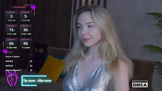 Snapshot of Holl1Would chatting on February 2025 06:34:01 AM Holl1Would online show from February 2025 06:34:01 AM