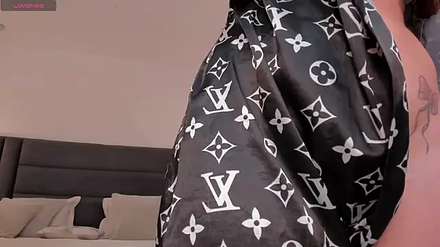 Snapshot of LexieWayne chatting on February 2025 11:04:02 PM LexieWayne online show from February 2025 11:04:02 PM