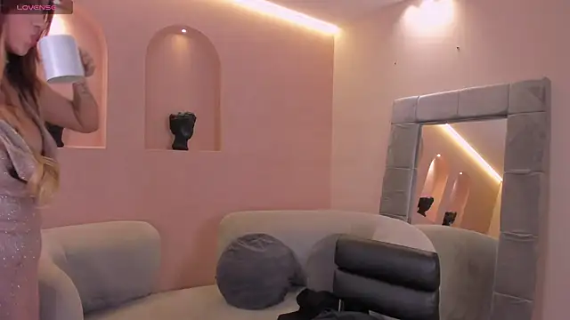 Snapshot of LexieWayne chatting on March 2025 04:04:01 PM LexieWayne online show from March 2025 04:04:01 PM