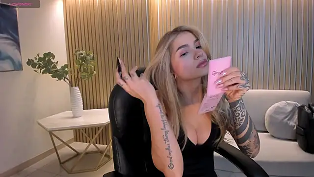 LexieWayne online show from March 2026 09:31:01 PM