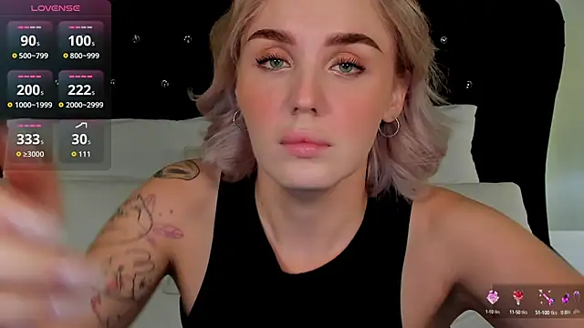 LianaFord online show from October 2025 08:40:01 PM