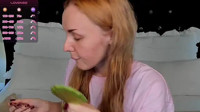 LianaFord online show from November 2025 08:20:01 PM