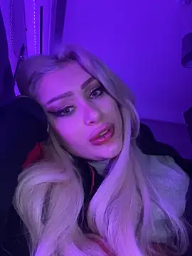 Snapshot of JennaLinn chatting on January 2025 04:27:01 PM JennaLinn online show from January 2025 04:27:01 PM