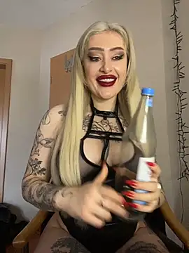 Snapshot of JennaLinn chatting on January 2025 11:59:01 AM JennaLinn online show from January 2025 11:59:01 AM