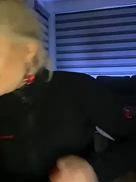 Snapshot of JennaLinn chatting on January 2025 05:58:02 PM JennaLinn online show from January 2025 05:58:02 PM