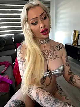 Snapshot of JennaLinn chatting on September 2025 02:17:01 PM JennaLinn online show from September 2025 02:17:01 PM