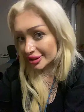 Snapshot of JennaLinn chatting on October 2025 04:38:02 PM JennaLinn online show from October 2025 04:38:02 PM