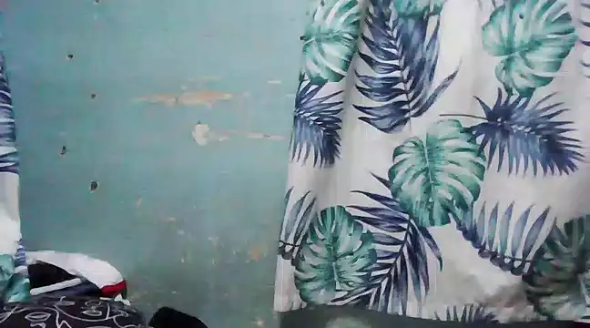 Snapshot of Silly_Girl21 chatting on February 2025 12:48:01 PM Silly Girl21 online show from February 2025 12:48:01 PM