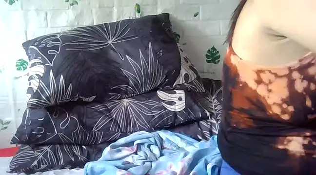 Snapshot of Silly_Girl21 chatting on March 2025 01:03:02 AM Silly Girl21 online show from March 2025 01:03:02 AM