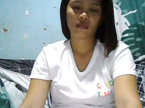 Snapshot of Silly_Girl21 chatting on April 2026 01:01:01 PM Silly Girl21 online show from April 2026 01:01:01 PM