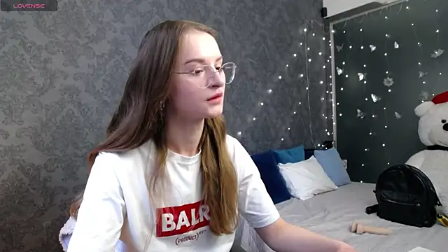 KateJonson online show from April 2026 07:19:01 AM