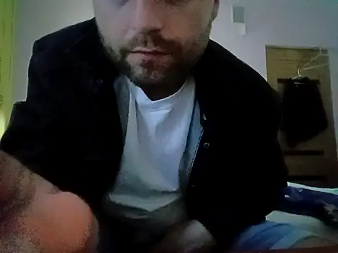 Snapshot of HouseOfCums chatting on September 2025 12:55:01 AM HouseOfCums online show from September 2025 12:55:01 AM