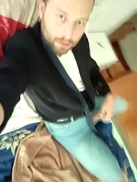 Snapshot of HouseOfCums chatting on September 2025 05:31:01 AM HouseOfCums online show from September 2025 05:31:01 AM