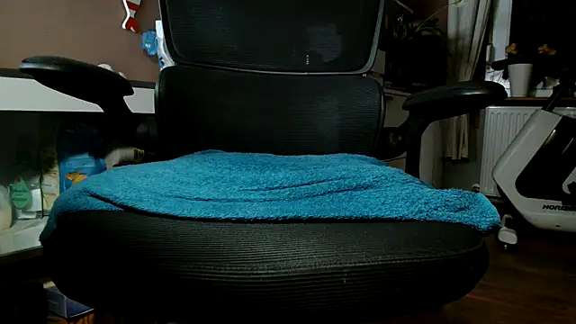 suedel65 online show from October 2025 03:03:02 AM