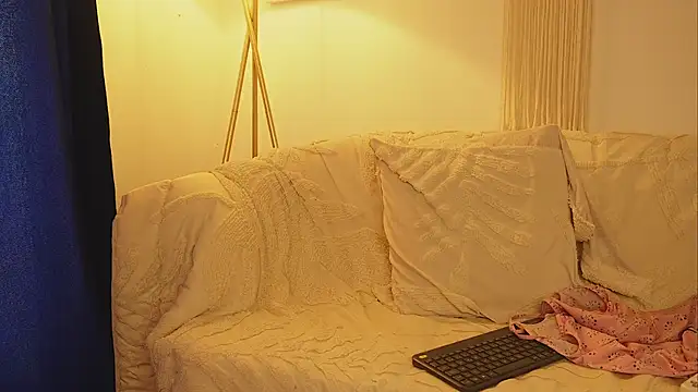 Snapshot of bunnycuteshy chatting on November 2025 12:49:01 PM bunnycuteshy online show from November 2025 12:49:01 PM