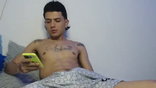 andersonZ998 online show from October 2025 04:30:01 AM