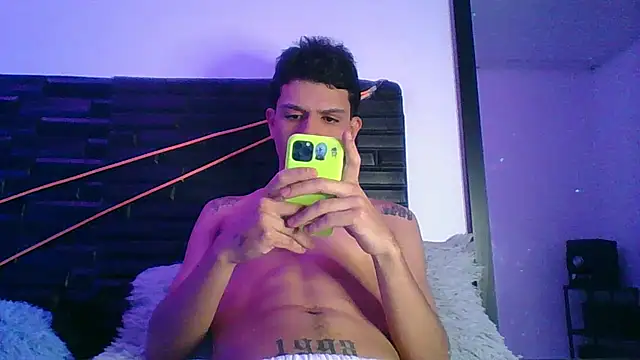 andersonZ998 online show from October 2025 04:57:02 AM